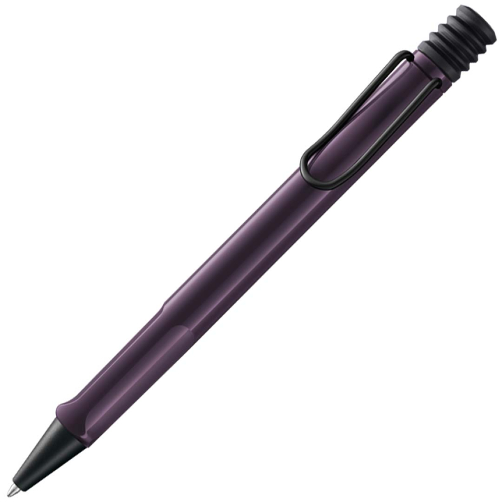 Safari Kulepenn Violet Blackberry i gruppen Penner / Fine Writing / Kulepenner hos Pen Store (131062)