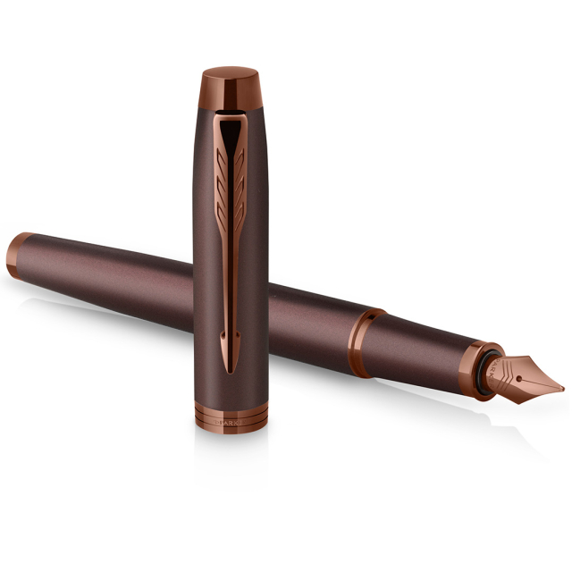IM Monochrome Burgundy Fountain pen Medium  i gruppen Penner / Fine Writing / Fyllepenner hos Pen Store (131991)