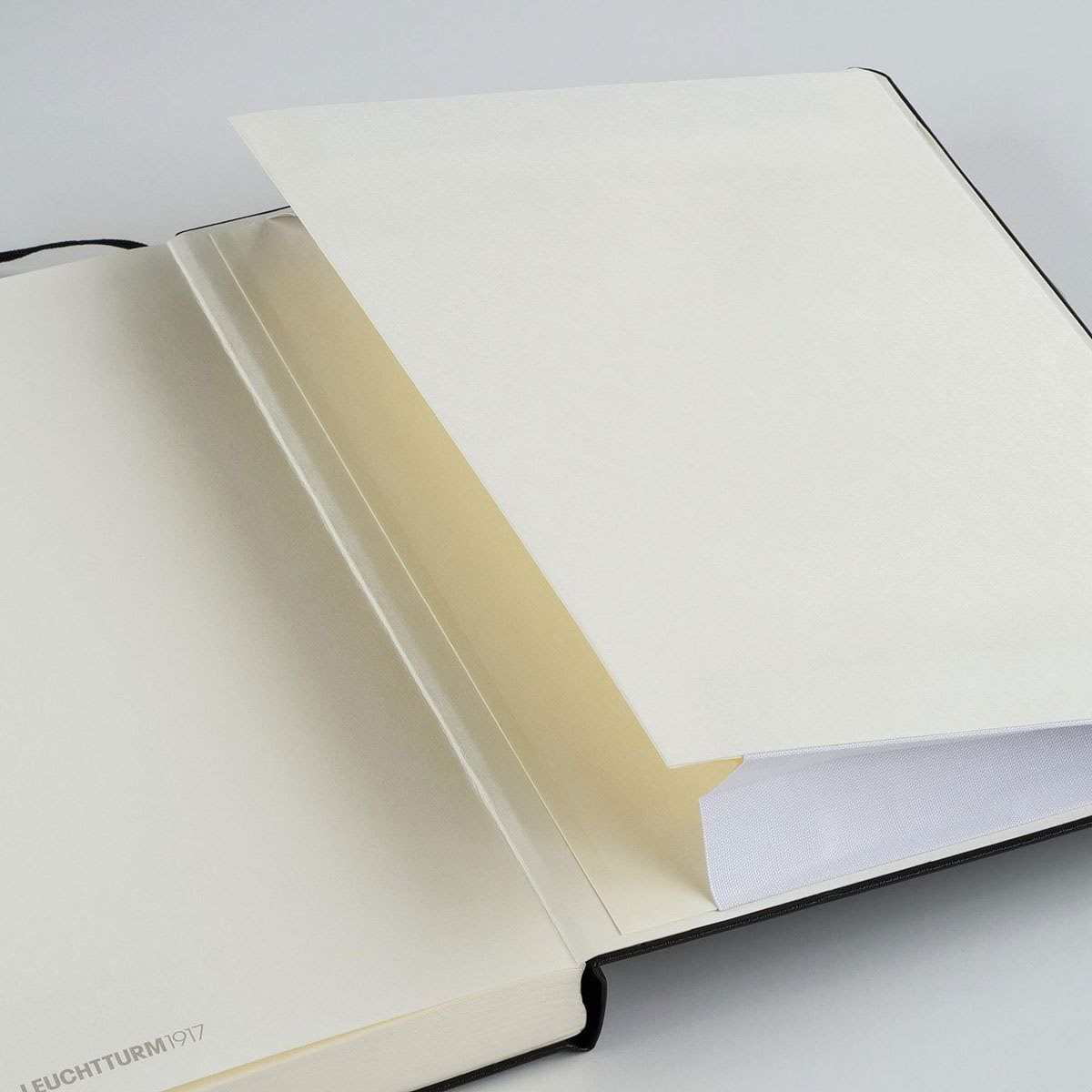 Notebook A5 Medium Plain i gruppen  Papir & Blokk / Skrive og ta notater / Notatbøker hos Pen Store (100610_r)