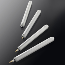 Dialog 3 Piano White Fyllepenn Extra Fine i gruppen Penner / Fine Writing / Fyllepenner hos Pen Store (102111)