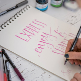 Koi Coloring Brush Pen Cool Grey i gruppen Penner / Kunstnerpenner / Penselpenner hos Pen Store (103593)
