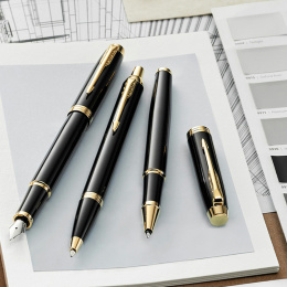 IM Black/Gold Rollerball i gruppen Penner / Fine Writing / Rollerballpenner hos Pen Store (104671)