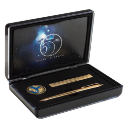 AG7 Limited Edition Apollo 7 50th Anniversary i gruppen Penner / Fine Writing / Kulepenner hos Pen Store (111685)