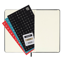 12M Daily Kalender Hardcover Pocket Black i gruppen  Papir & Blokk / Kalendere / 12 md kalendere hos Pen Store (130158)