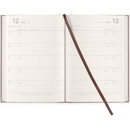 5-årsdagbog A5 Brown Oak i gruppen  Papir & Blokk / Skrive og ta notater / Dagbøker hos Pen Store (130820)