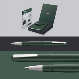 2000 Fyllepenn Pine Green Limited Edition 2024 i gruppen Penner / Fine Writing / Fyllepenner hos Pen Store (133829)