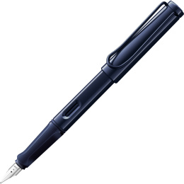 Safari Fyllepenn Dark Dusk Medium i gruppen Penner / Fine Writing / Fyllepenner hos Pen Store (135233)