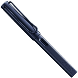 Safari Fyllepenn Dark Dusk Medium i gruppen Penner / Fine Writing / Fyllepenner hos Pen Store (135233)