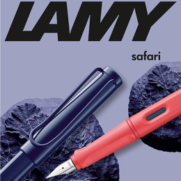 Safari Fyllepenn Dark Dusk Medium i gruppen Penner / Fine Writing / Fyllepenner hos Pen Store (135233)