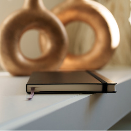 Kalender 18M Weekly Hard Cover Horisontell Large Black i gruppen  Papir & Blokk / Kalendere / 18 md kalendere hos Pen Store (135594)