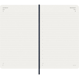 Kalender 12M Daily 2026 Softcover Large Sapphire Blue i gruppen  Papir & Blokk / Kalendere / 12 md kalendere hos Pen Store (136087)