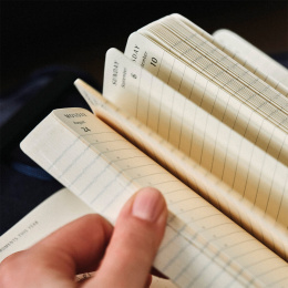 Kalender 12M Daily 2026 Softcover Pocket Myrtle Green i gruppen  Papir & Blokk / Kalendere / 12 md kalendere hos Pen Store (136089)