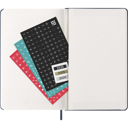 Kalender 12M Weekly Notebook 2026 Hardcover Large Sapphire Blue i gruppen  Papir & Blokk / Kalendere / 12 md kalendere hos Pen Store (136117)