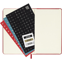 Kalender 12M Weekly Notebook 2026 Hardcover Pocket Red i gruppen  Papir & Blokk / Kalendere / 12 md kalendere hos Pen Store (136123)