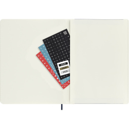 Kalender 12M Weekly Notebook 2026 Softcover XL Sapphire Blue i gruppen  Papir & Blokk / Kalendere / 12 md kalendere hos Pen Store (136129)