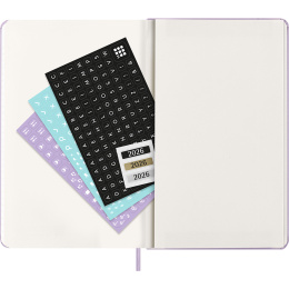 Kalender 12M Daily 2026 Hardcover Large Pastel Lilac i gruppen  Papir & Blokk / Kalendere / 12 md kalendere hos Pen Store (136133)