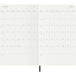 Kalender 18M Daily Soft Cover Large Black i gruppen  Papir & Blokk / Kalendere / 18 md kalendere hos Pen Store (137015)