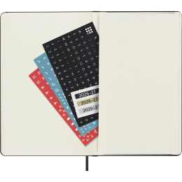 Kalender 18M Daily Hard Cover Large Black i gruppen  Papir & Blokk / Kalendere / 18 md kalendere hos Pen Store (137016)
