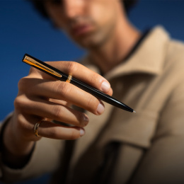 Impression Black/Gold Kulepenn i gruppen Penner / Fine Writing / Kulepenner hos Pen Store (137394)