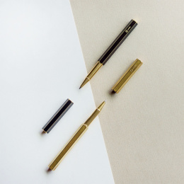 Classic Revolve Rollerball Black i gruppen Penner / Fine Writing / Rollerballpenner hos Pen Store (137414)