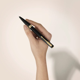 Meridian Matte Black/Chrome Kulepenn i gruppen Penner / Fine Writing / Kulepenner hos Pen Store (138298)