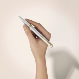 Meridian Chrome/Gold Kulepenn i gruppen Penner / Fine Writing / Kulepenner hos Pen Store (138306)