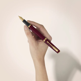 Meridian Red/Gold Fyllepenn  i gruppen Penner / Fine Writing / Eksklusive penner hos Pen Store (138315_r)